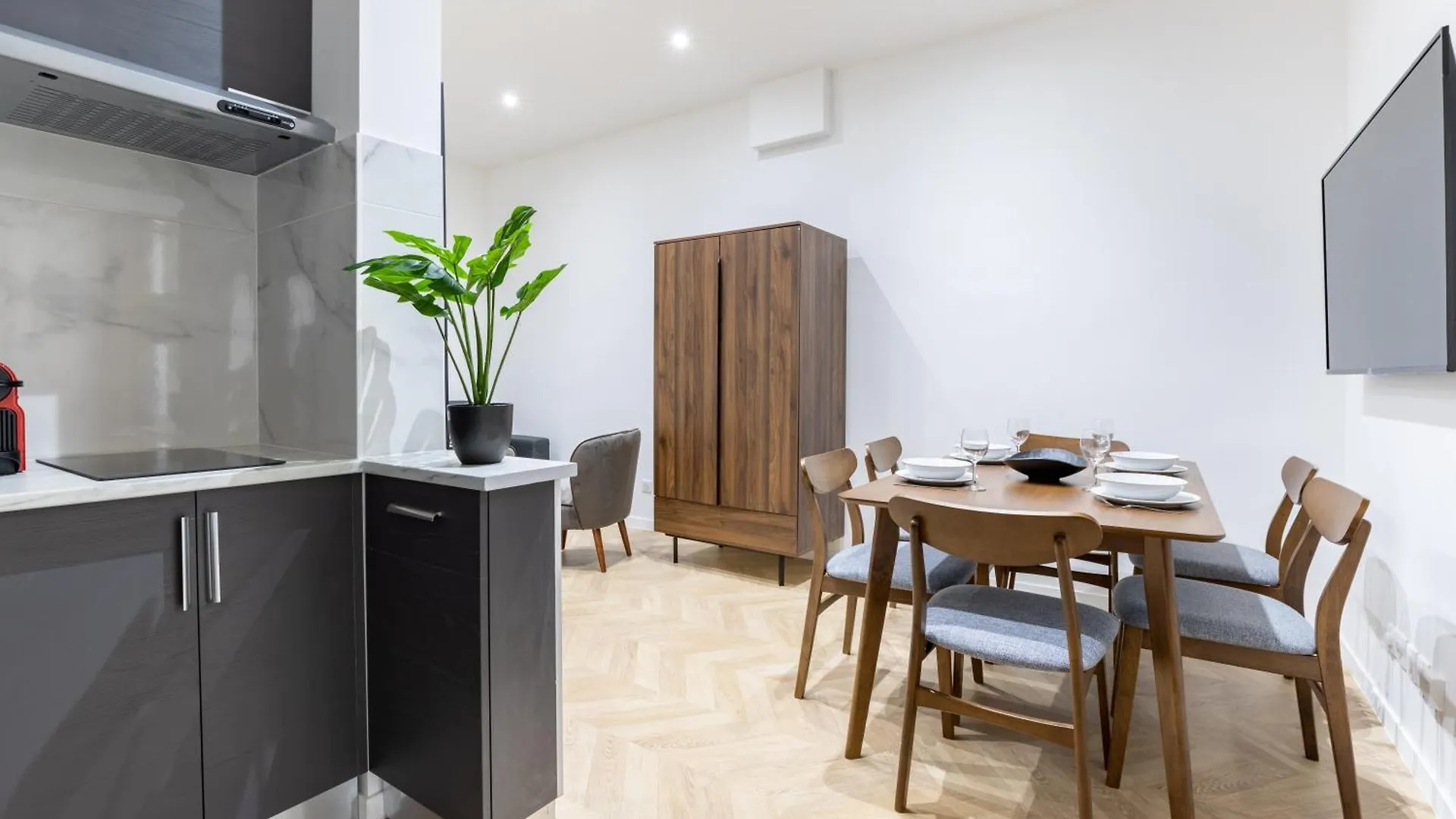 Hsh St Germain/Jardin Du Luxembourg : Luxury Apartment Paris